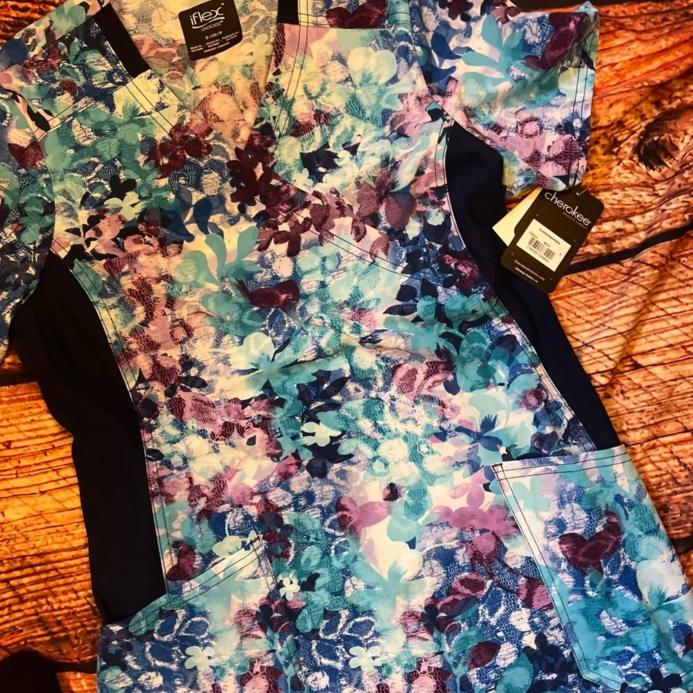 Women's Floral Top - Blue and Purple - Picture 3 of 4